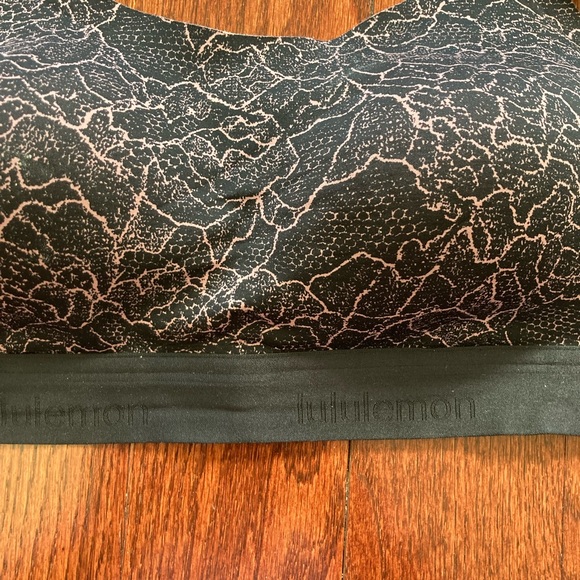 Lululemon fine form sports bra sz 34 D - Picture 12 of 12